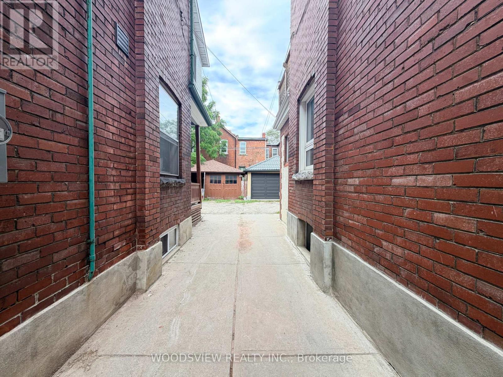 Lower - 152 Medland Street, Toronto, Ontario  M6P 2N5 - Photo 4 - W13796438