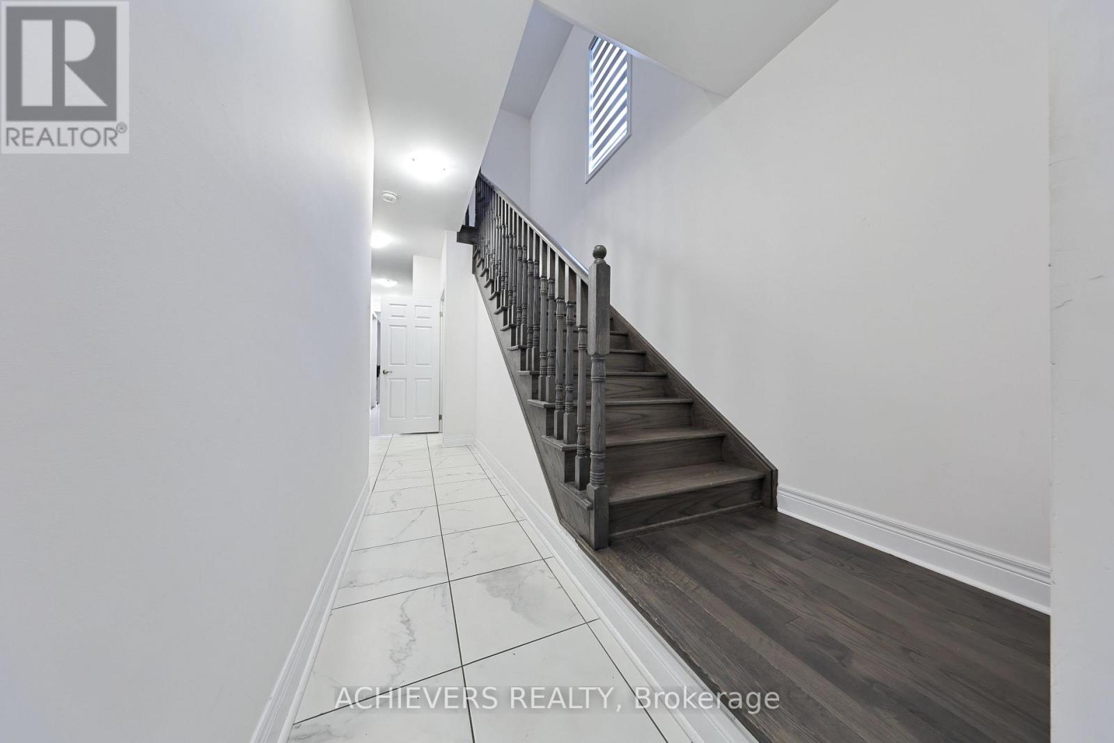52 Branigan Crescent, Halton Hills, Ontario  L7G 0N1 - Photo 7 - W13796476
