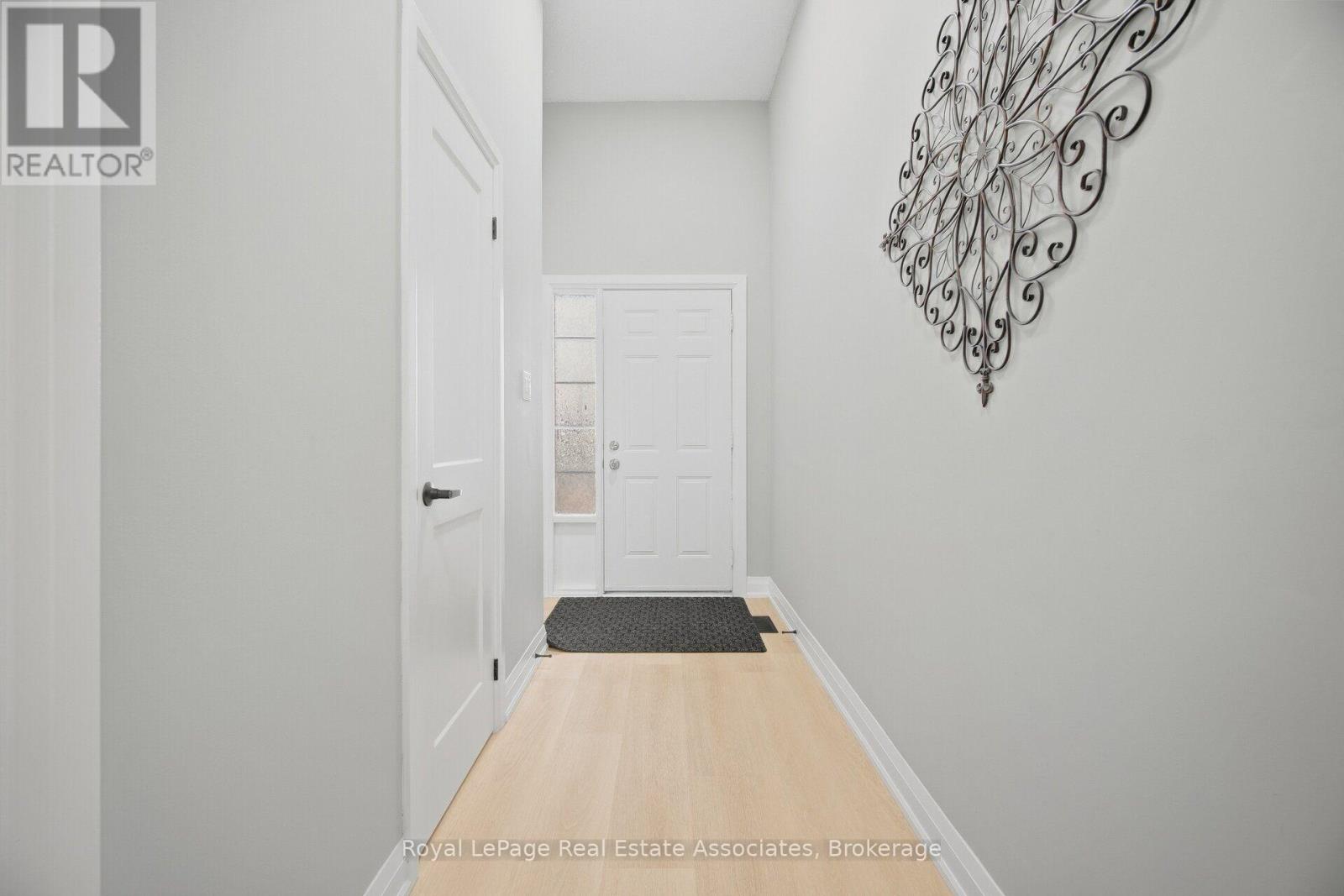 26 Sheldrake Court, Brampton, Ontario  L6Y 2W9 - Photo 6 - W13796482