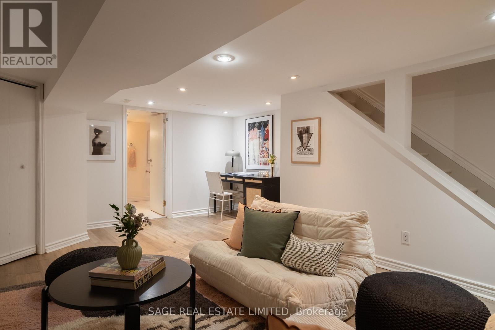 121 Glendale Avenue, Toronto, Ontario  M6R 2T3 - Photo 25 - W13796496