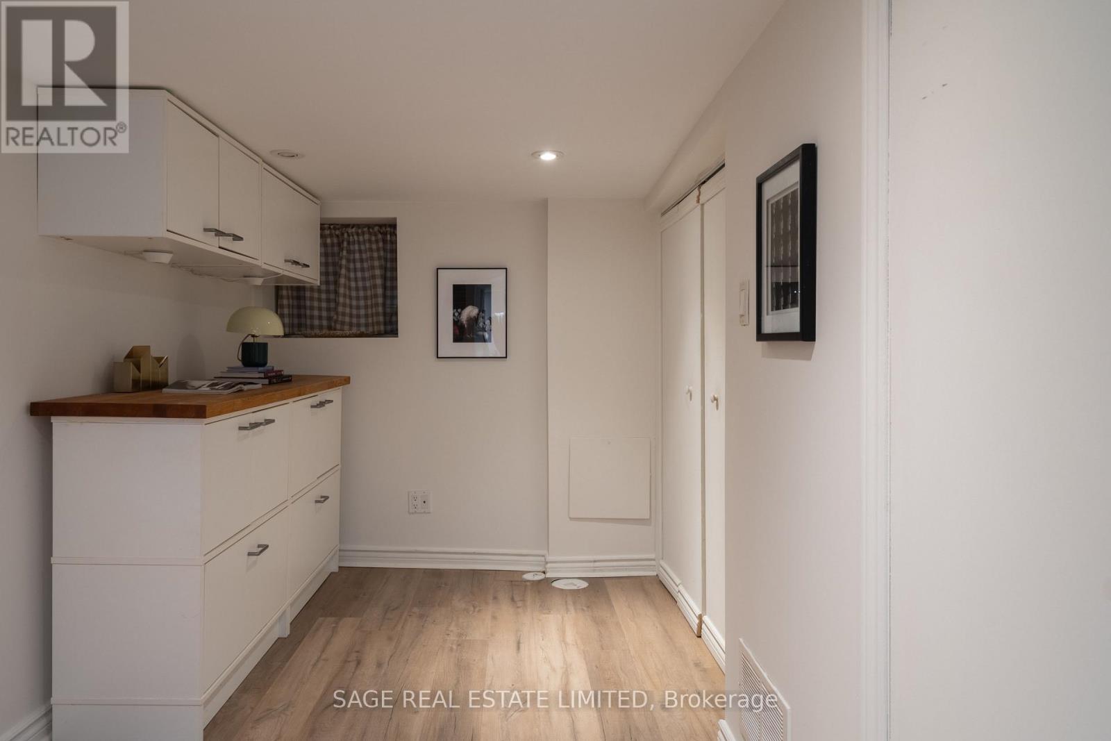 121 Glendale Avenue, Toronto, Ontario  M6R 2T3 - Photo 27 - W13796496