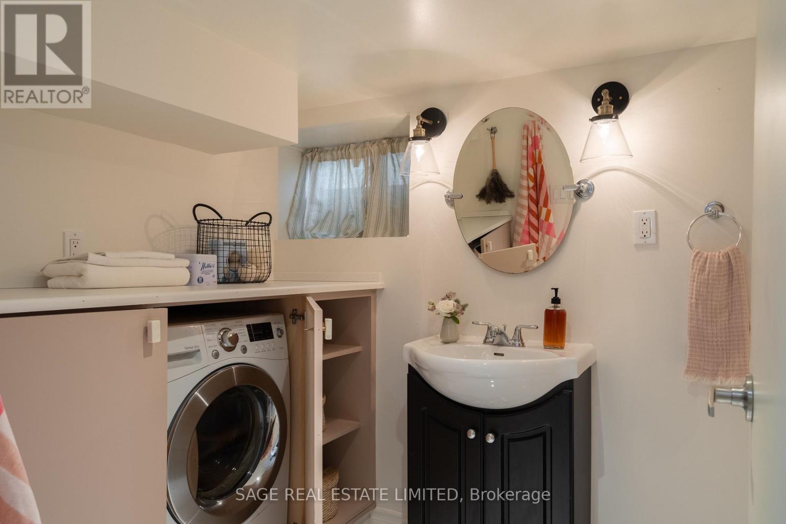 121 Glendale Avenue, Toronto, Ontario  M6R 2T3 - Photo 29 - W13796496