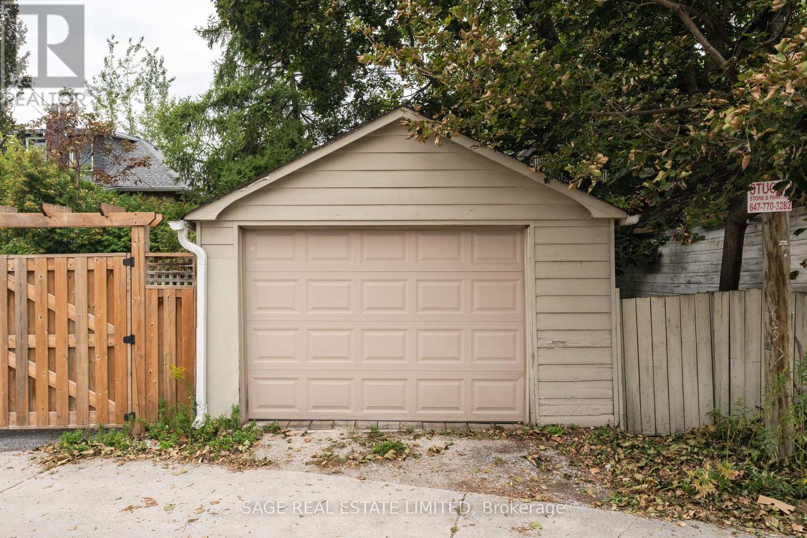 121 Glendale Avenue, Toronto, Ontario  M6R 2T3 - Photo 39 - W13796496
