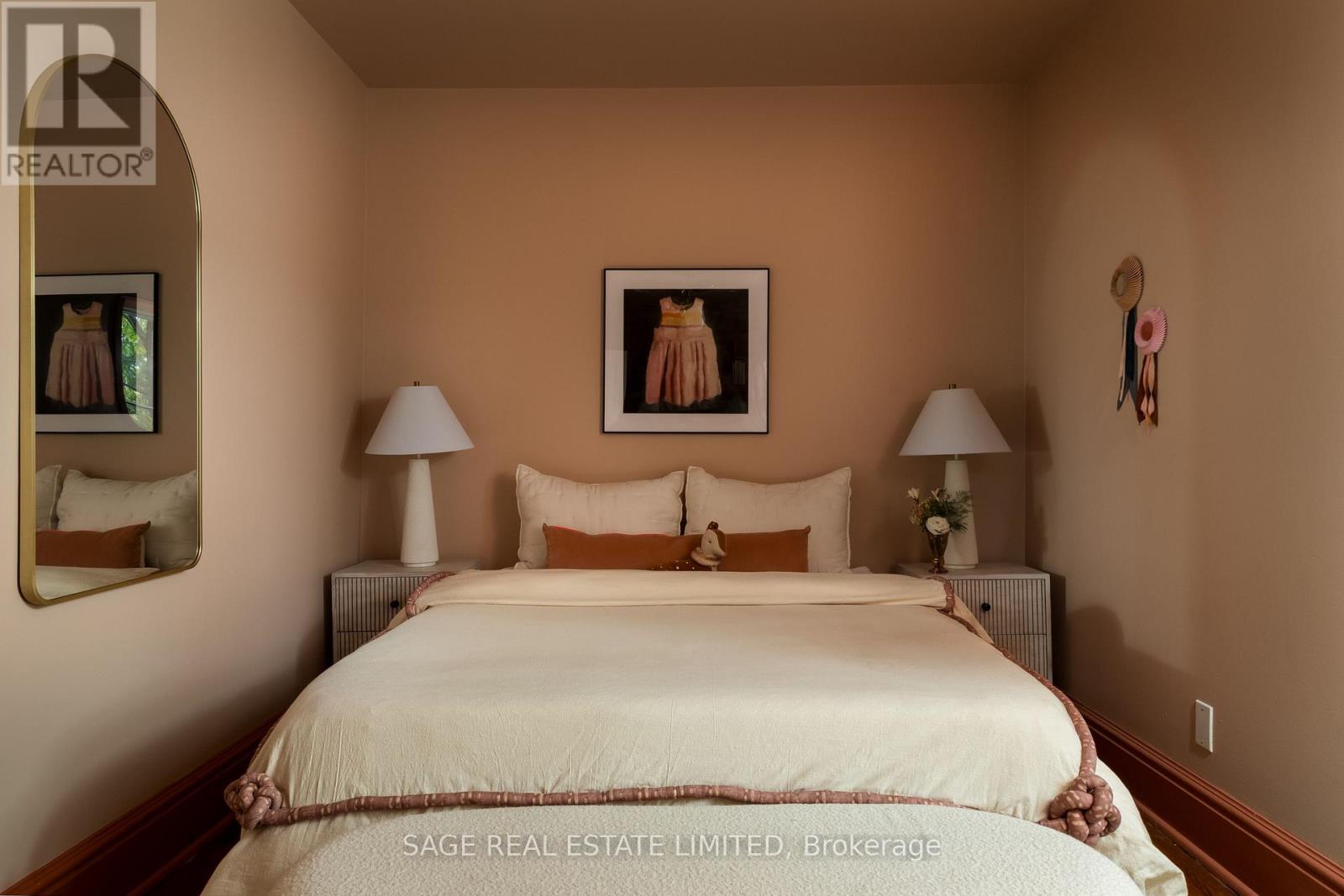 121 Glendale Avenue, Toronto, Ontario  M6R 2T3 - Photo 9 - W13796496