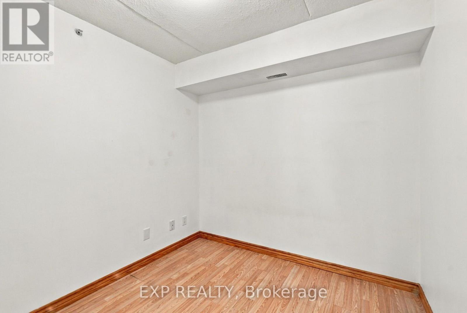 206 - 1440 Bishops Gate, Oakville, Ontario  L6M 4M9 - Photo 9 - W13796558