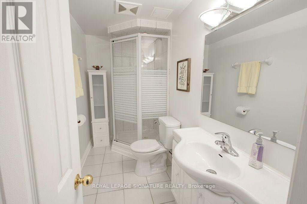 5386 Landsborough Avenue, Mississauga, Ontario  L5R 3X2 - Photo 13 - W13796576