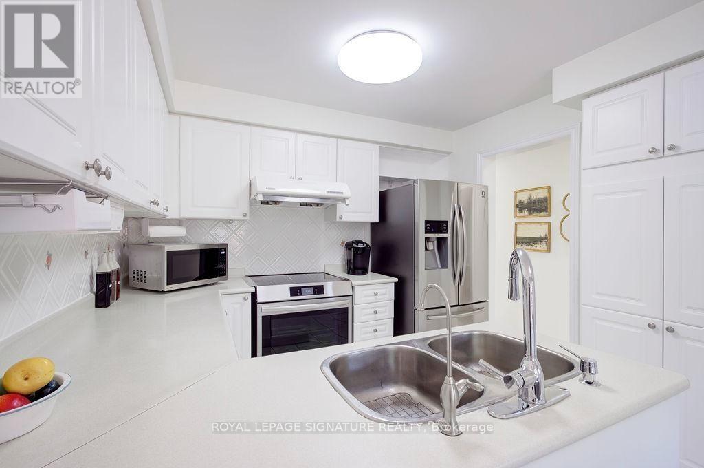 5386 Landsborough Avenue, Mississauga, Ontario  L5R 3X2 - Photo 15 - W13796576