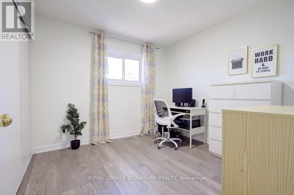 5386 Landsborough Avenue, Mississauga, Ontario  L5R 3X2 - Photo 32 - W13796576