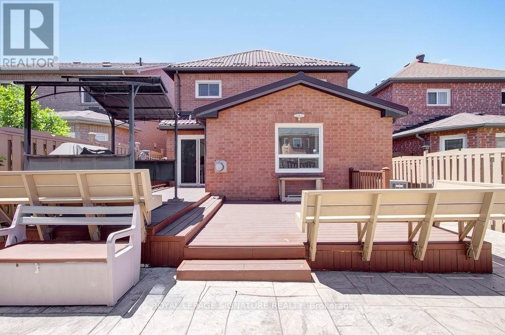 5386 Landsborough Avenue, Mississauga, Ontario  L5R 3X2 - Photo 4 - W13796576