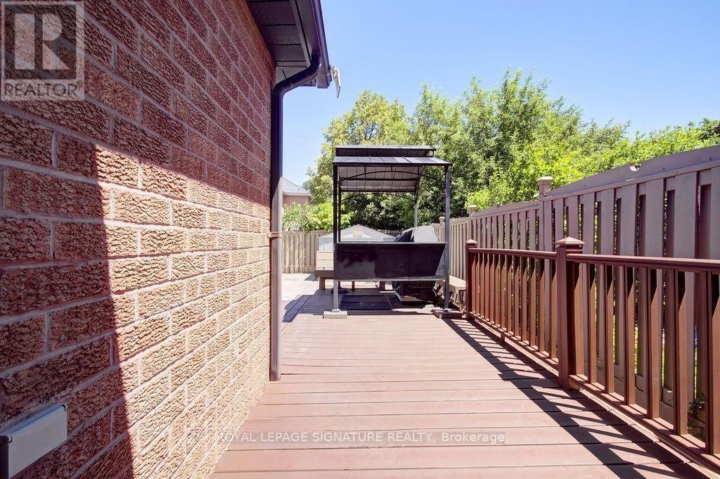 5386 Landsborough Avenue, Mississauga, Ontario  L5R 3X2 - Photo 5 - W13796576
