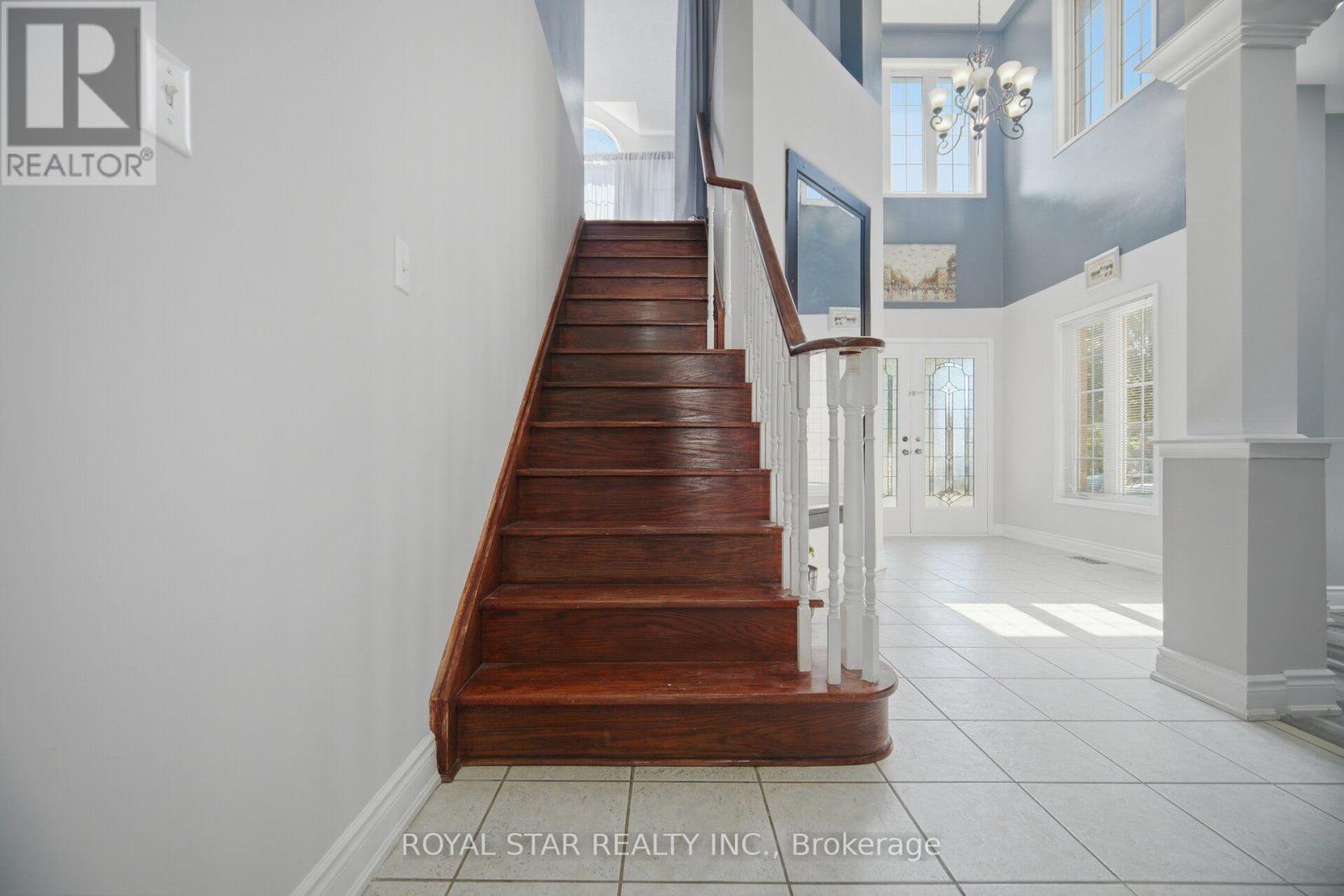 18 Summer Mist Court, Brampton, Ontario  L6R 2Z1 - Photo 17 - W13796638