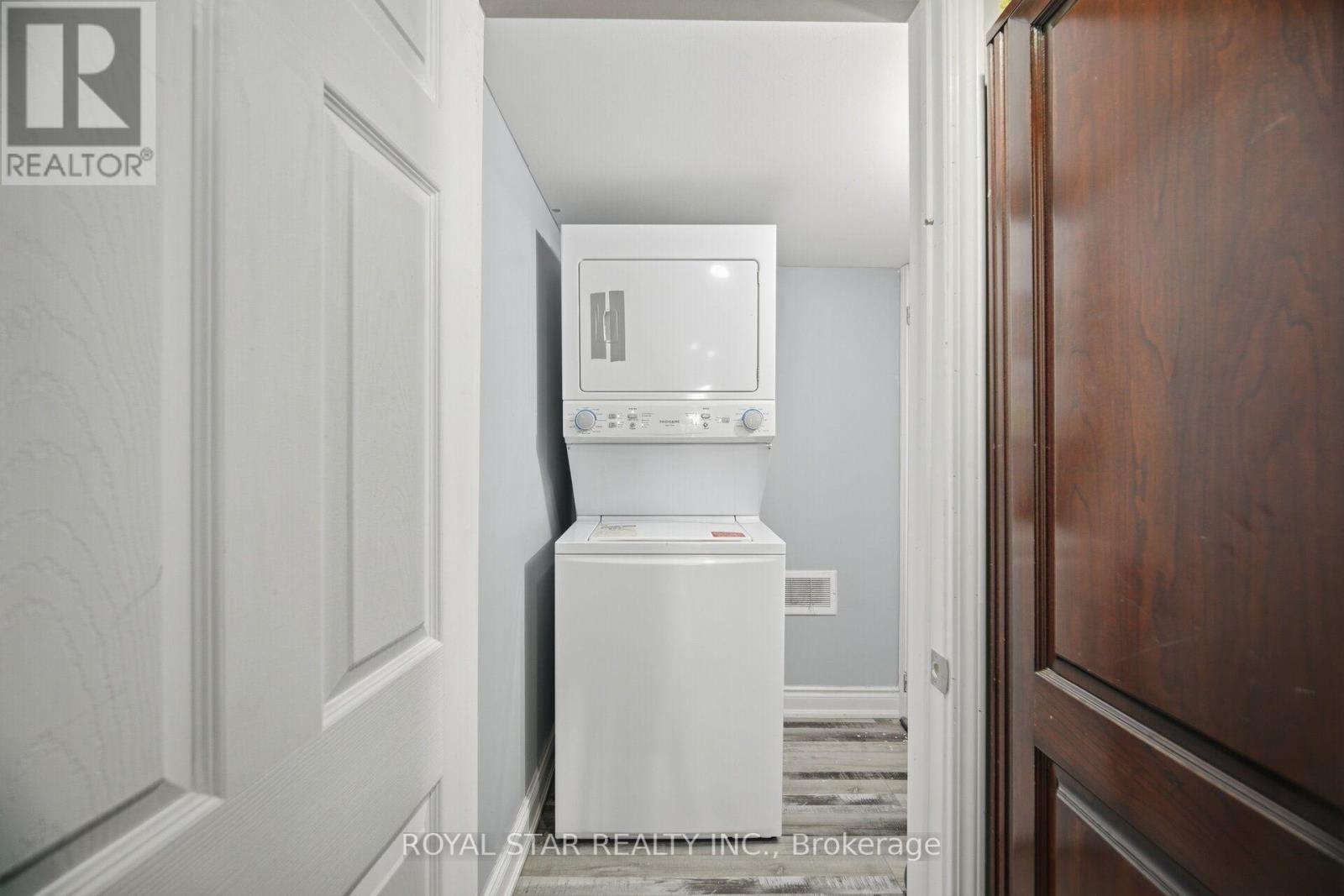 18 Summer Mist Court, Brampton, Ontario  L6R 2Z1 - Photo 46 - W13796638