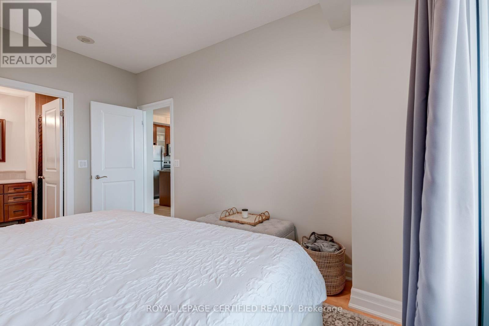 1806 - 100 John Street, Brampton, Ontario  L6W 0A8 - Photo 19 - W13796676