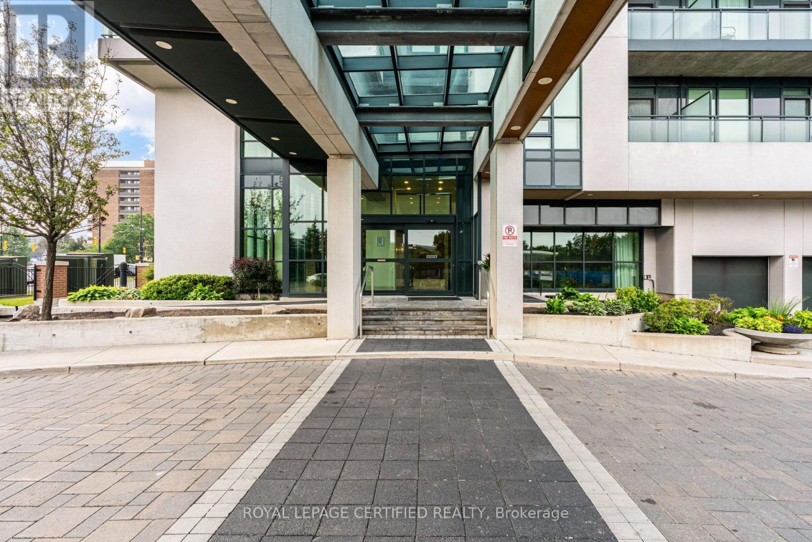 1806 - 100 John Street, Brampton, Ontario  L6W 0A8 - Photo 3 - W13796676