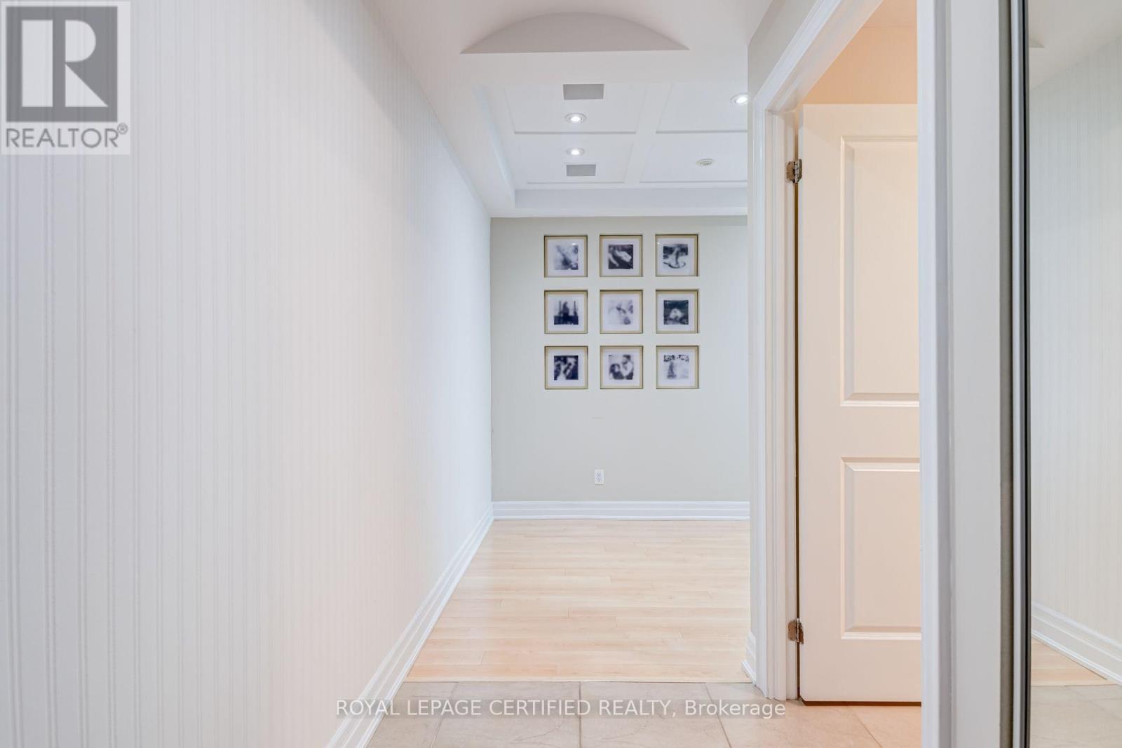 1806 - 100 John Street, Brampton, Ontario  L6W 0A8 - Photo 6 - W13796676