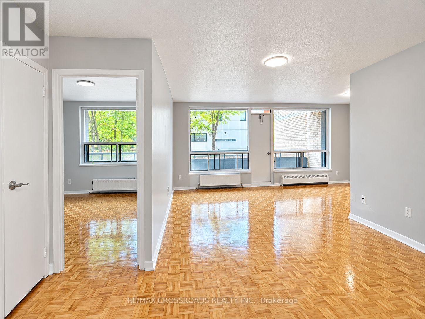 207 - 363 Lakeshore Road E, Mississauga, Ontario  L5G 1H7 - Photo 2 - W13796690