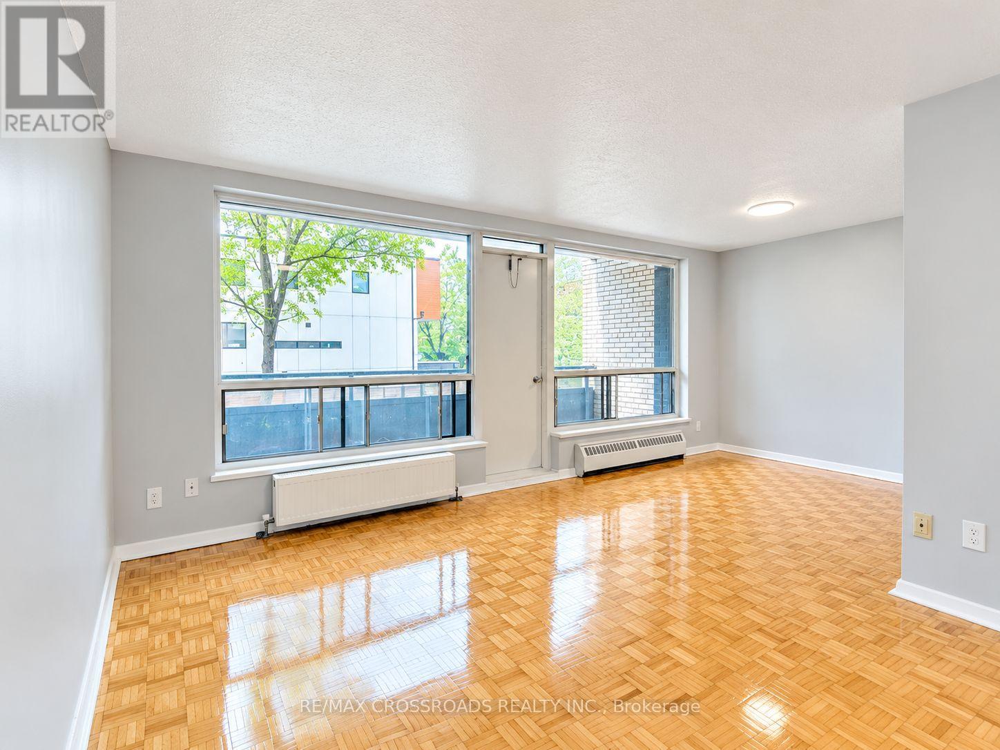 207 - 363 Lakeshore Road E, Mississauga, Ontario  L5G 1H7 - Photo 3 - W13796690