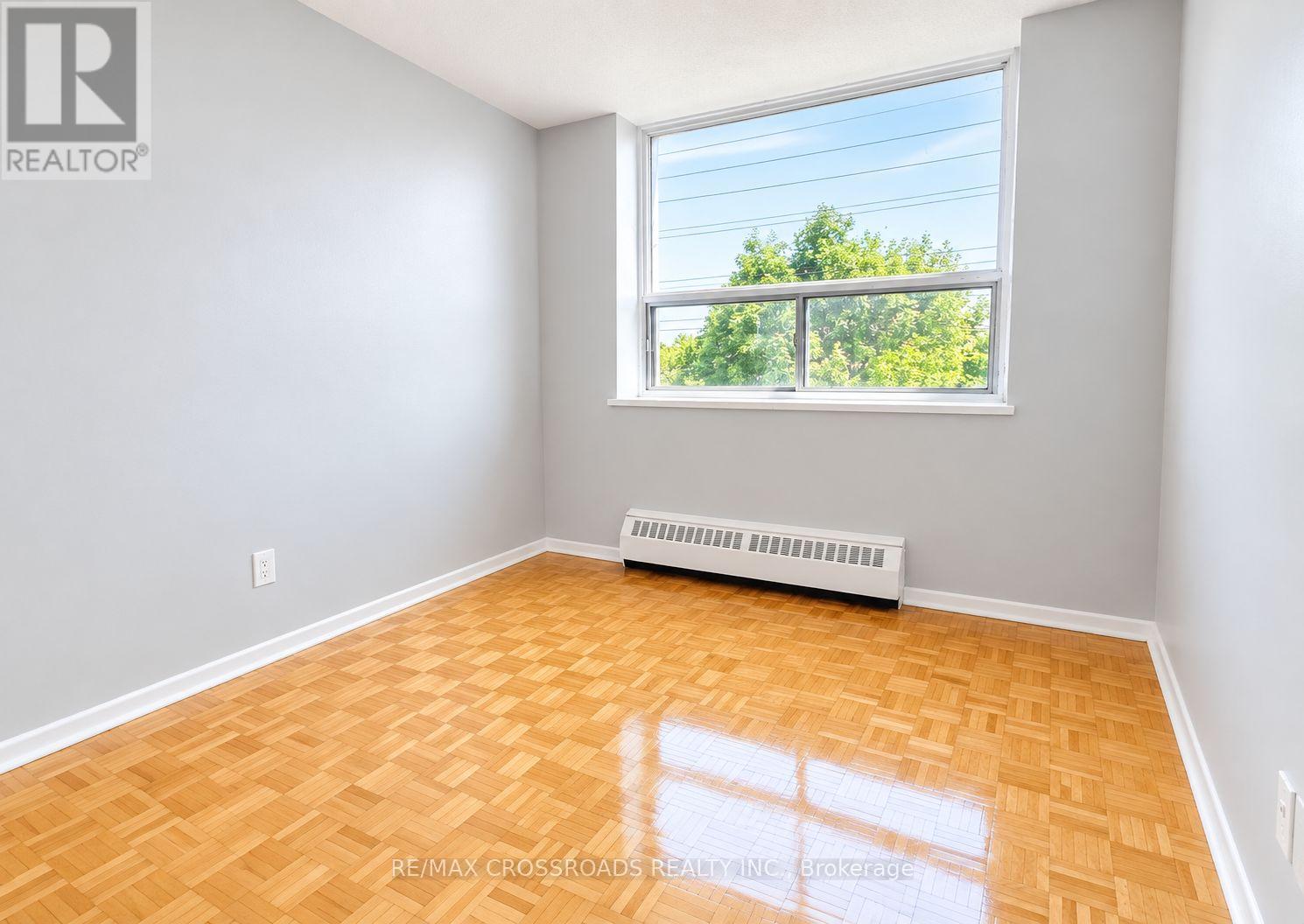 207 - 363 Lakeshore Road E, Mississauga, Ontario  L5G 1H7 - Photo 4 - W13796690