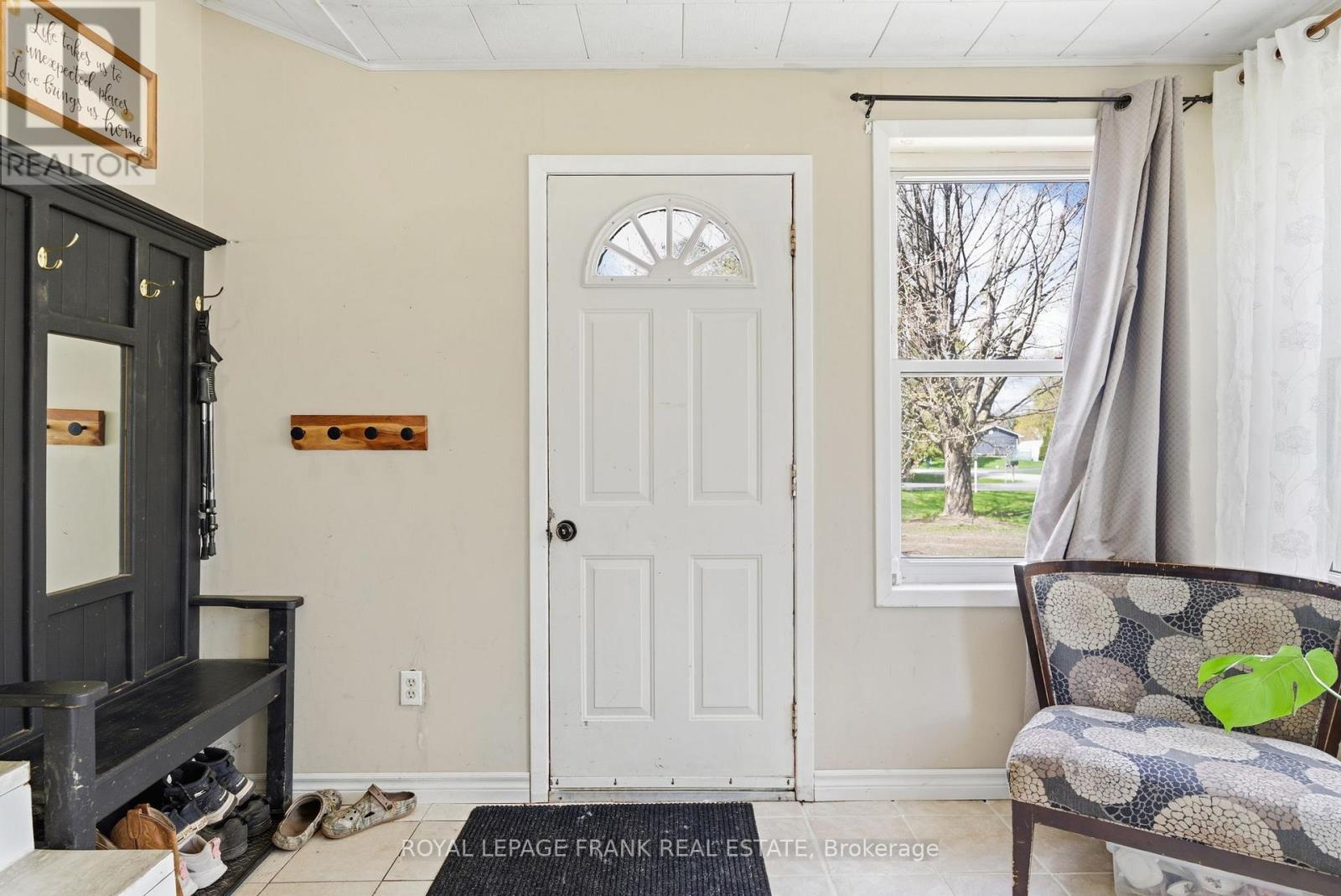 28 South Bayou Road, Kawartha Lakes (Verulam), Ontario  K0M 1N0 - Photo 12 - X13796564