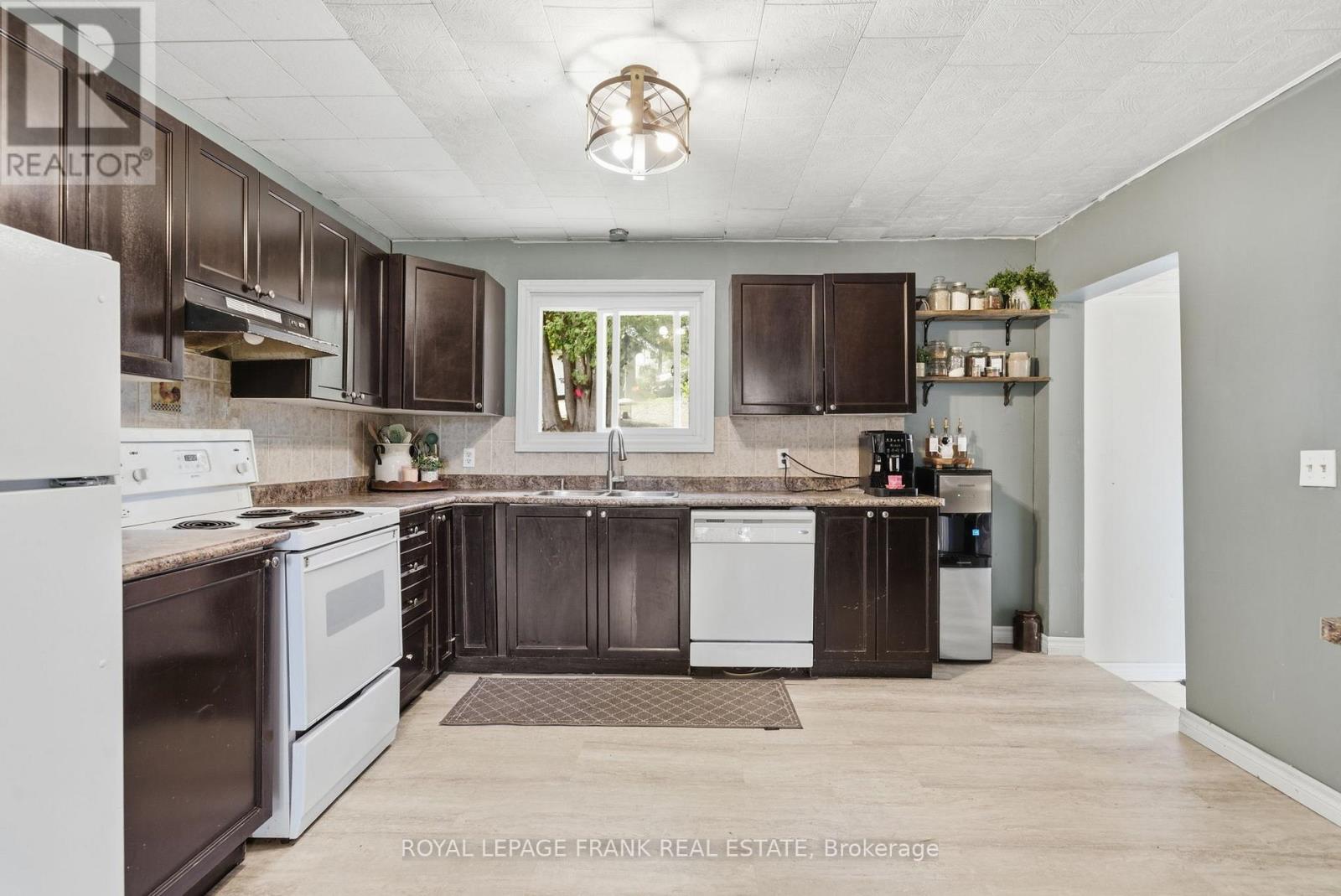 28 South Bayou Road, Kawartha Lakes (Verulam), Ontario  K0M 1N0 - Photo 17 - X13796564