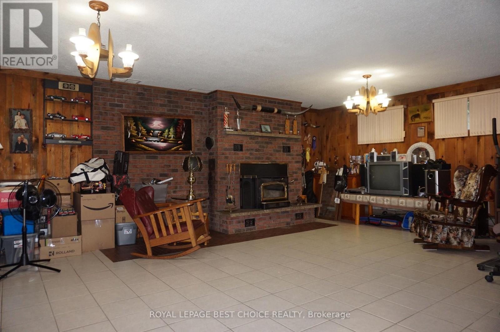 877562 BASS LAKE ROAD photo 19