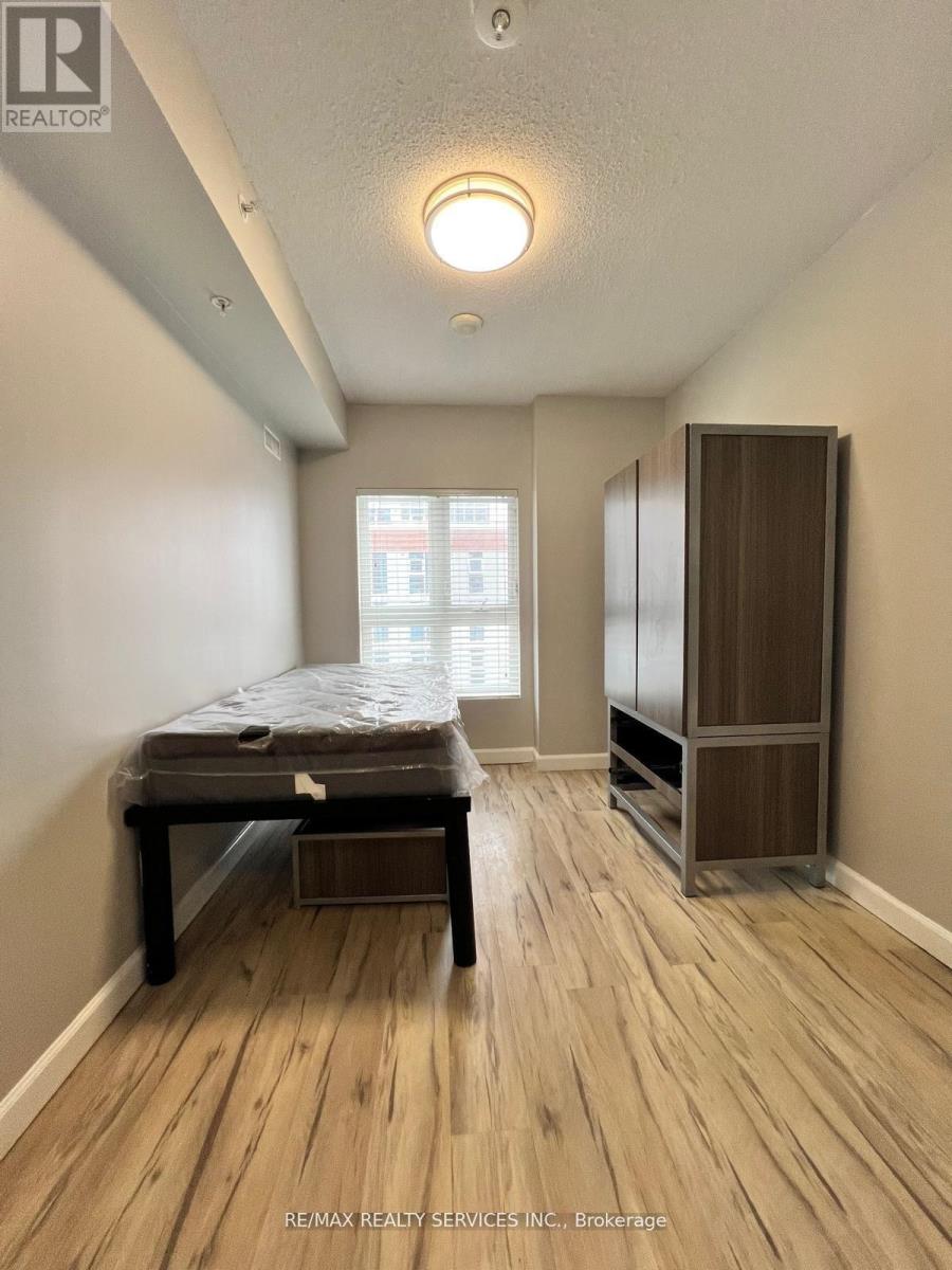 1617 - 258a Sunview Street, Waterloo, Ontario N2L 0H6 - Photo 3 - X13796492
