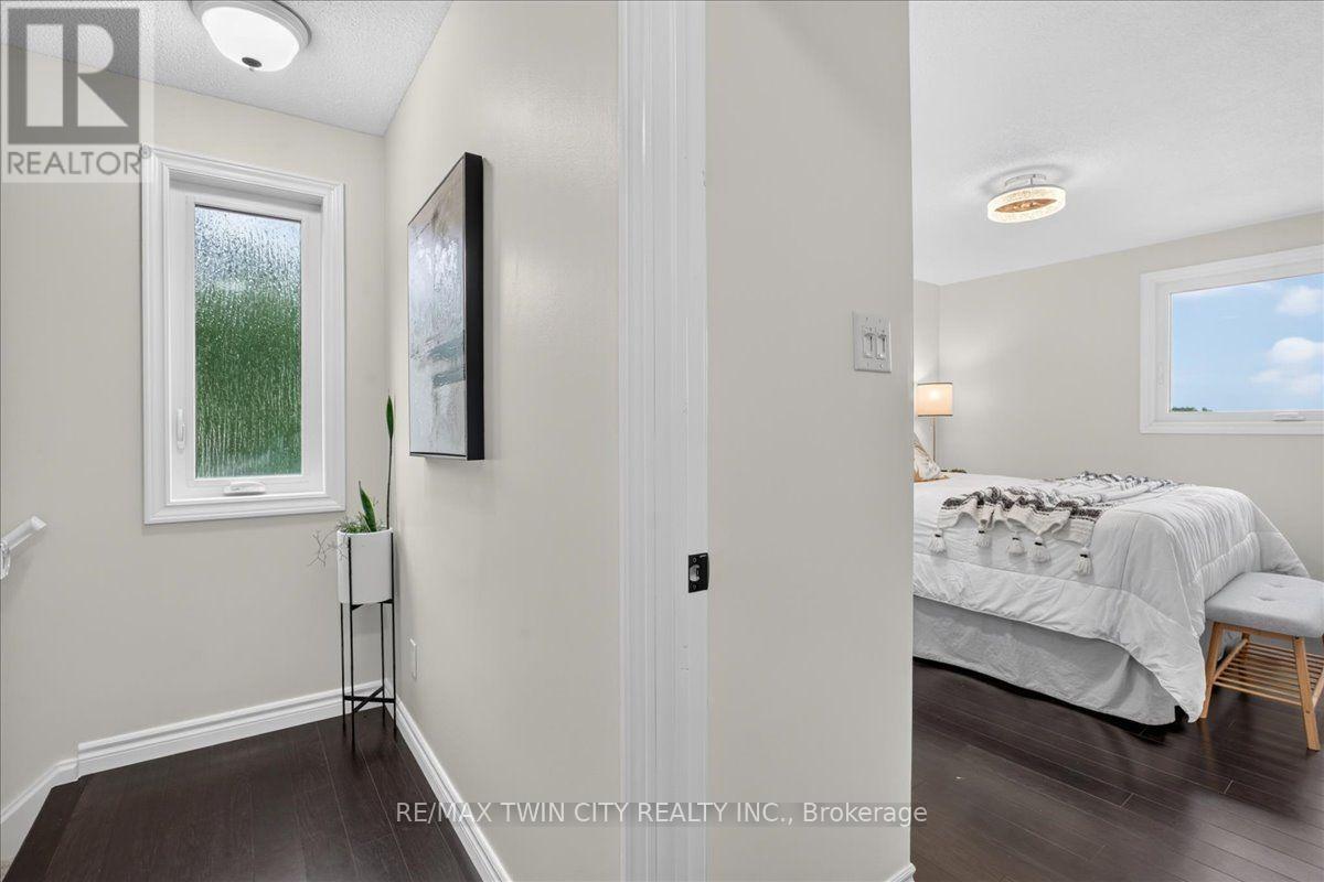23 Briar Knoll Drive, Kitchener, Ontario  N2E 1X9 - Photo 22 - X13796498