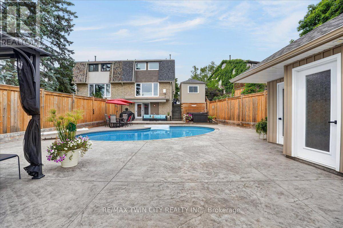 23 Briar Knoll Drive, Kitchener, Ontario  N2E 1X9 - Photo 50 - X13796498