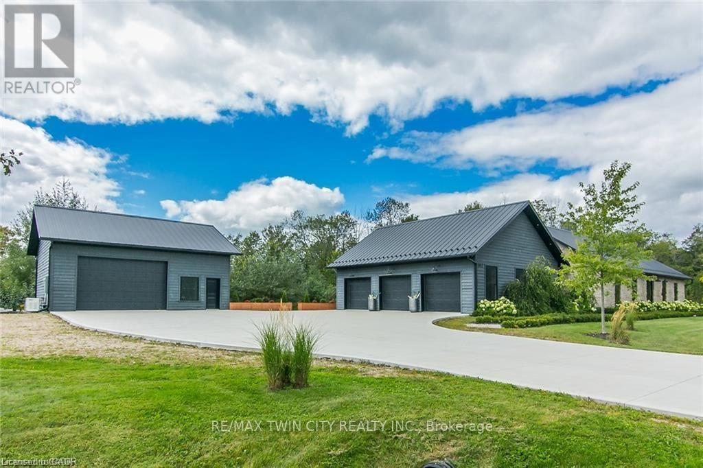 141 Ruth Anne Place, Mapleton, Ontario  N0G 2K0 - Photo 3 - X13796512