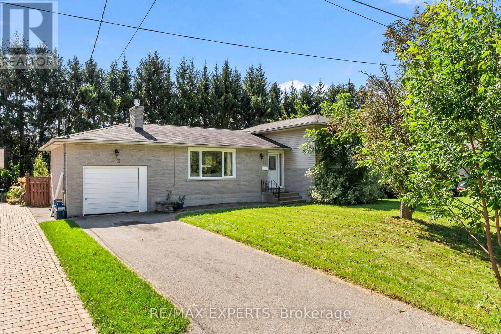 23 THOMAS STREET, Cobourg, Ontario
