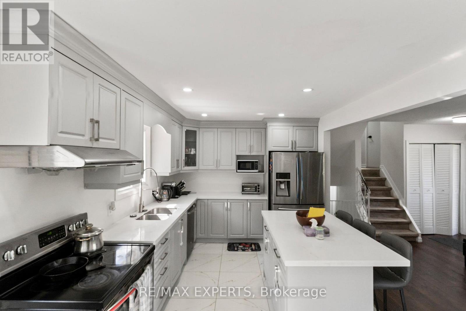 23 Thomas Street, Cobourg, Ontario  K9A 1K1 - Photo 3 - X13796534