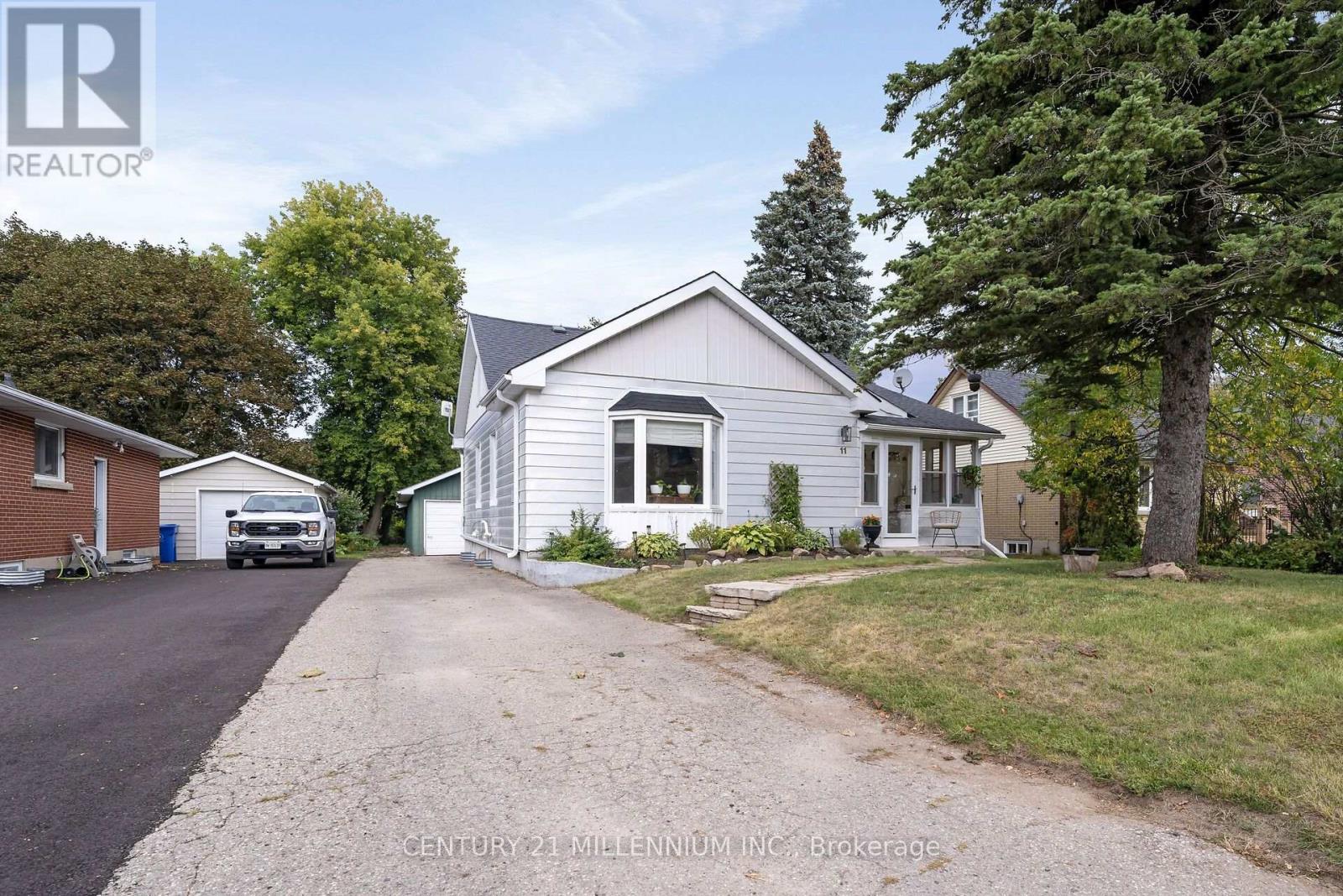 11 DUNDAS STREET W, Erin, Ontario