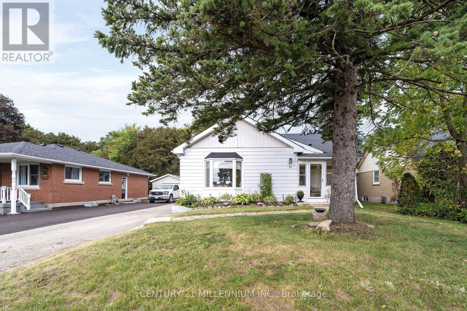 11 Dundas Street W, Erin, Ontario  N0B 1T0 - Photo 2 - X13796652