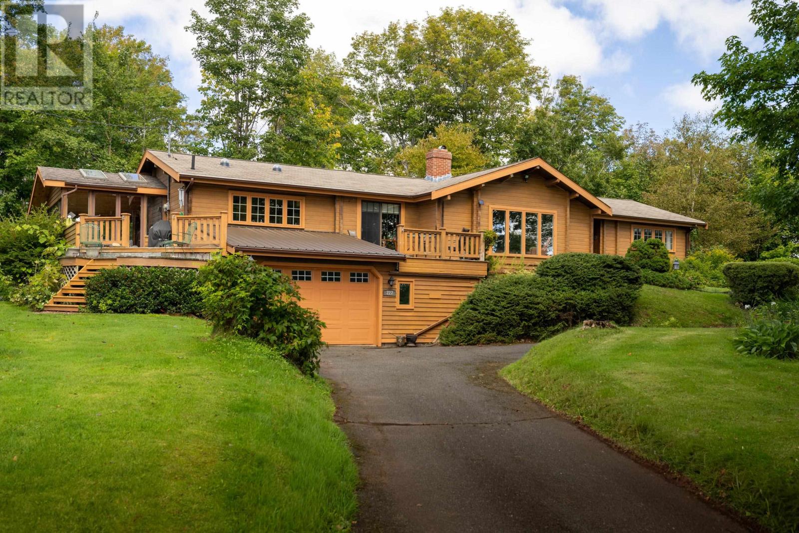 227 Keppoch Road, Stratford, Prince Edward Island  C1B 2J5 - Photo 1 - 202623627