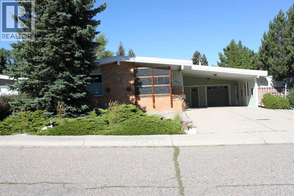 1425 Scenic Drive S, Lethbridge, Alberta  T1K 1M4 - Photo 1 - A2337022