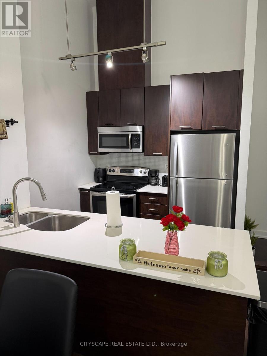 Th03 - 20 Bruyeres Mews, Toronto, Ontario  M5V 0G8 - Photo 4 - C13796142