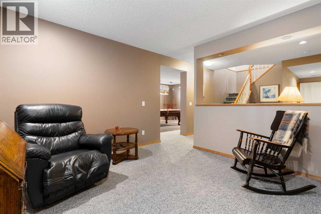 190 Woodpark Circle SW, Calgary, Alberta T2W 6G1 - Photo 27 - A2345617