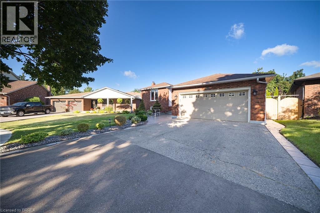 15 Fox Run, Brantford, Ontario  N3R 7P9 - Photo 3 - 40863704