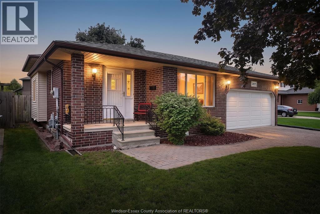 12075 ST. THOMAS CRESCENT, Tecumseh, Ontario