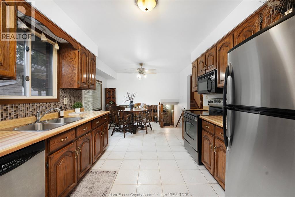 12075 St. Thomas Crescent, Tecumseh, Ontario  N8N 3V6 - Photo 13 - 26022900