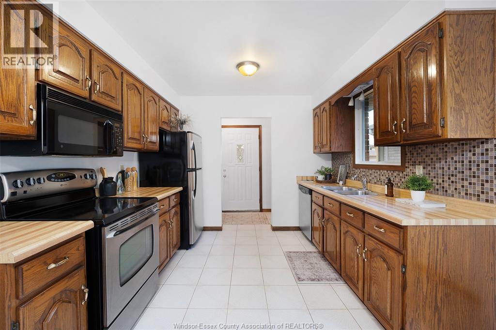 12075 St. Thomas Crescent, Tecumseh, Ontario  N8N 3V6 - Photo 16 - 26022900