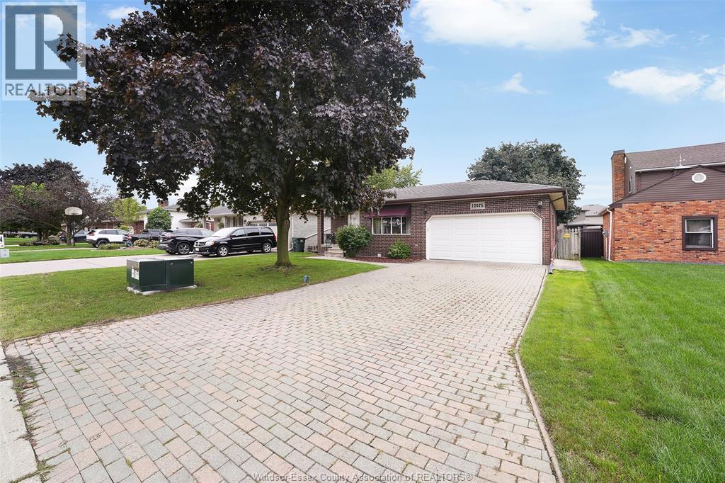 12075 St. Thomas Crescent, Tecumseh, Ontario  N8N 3V6 - Photo 2 - 26022900