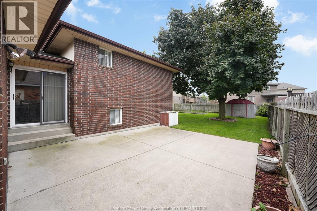 12075 St. Thomas Crescent, Tecumseh, Ontario  N8N 3V6 - Photo 32 - 26022900