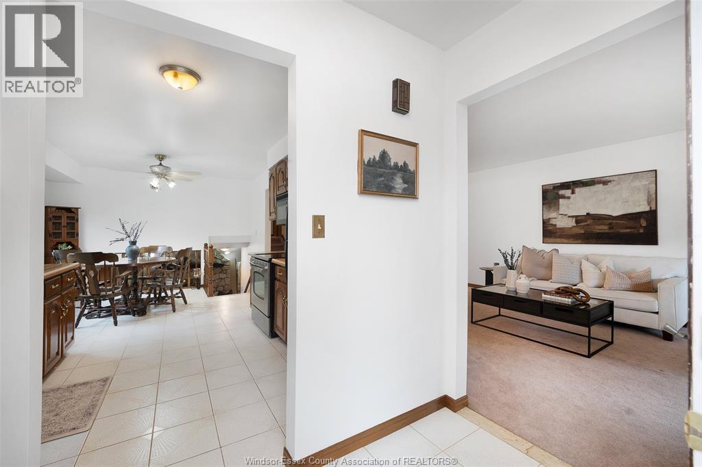 12075 St. Thomas Crescent, Tecumseh, Ontario  N8N 3V6 - Photo 7 - 26022900