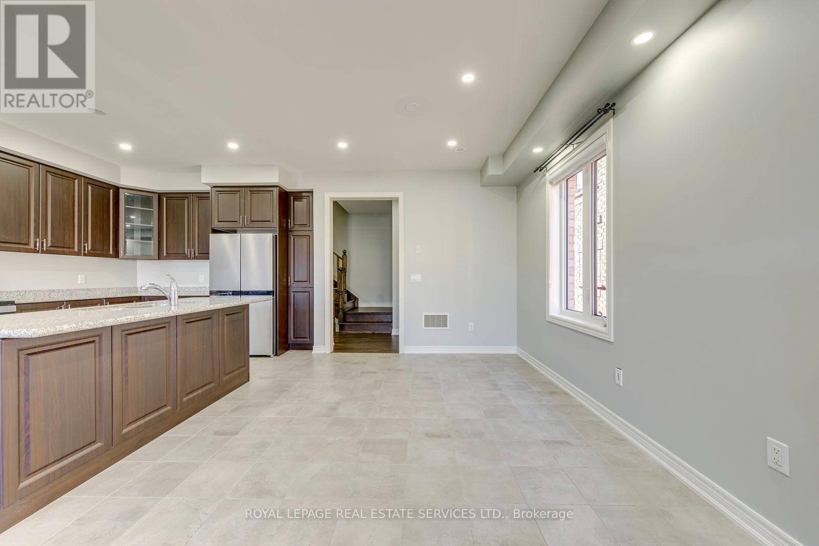 486 Silver Maple Road, Oakville, Ontario  L6H 3P6 - Photo 22 - W13571104