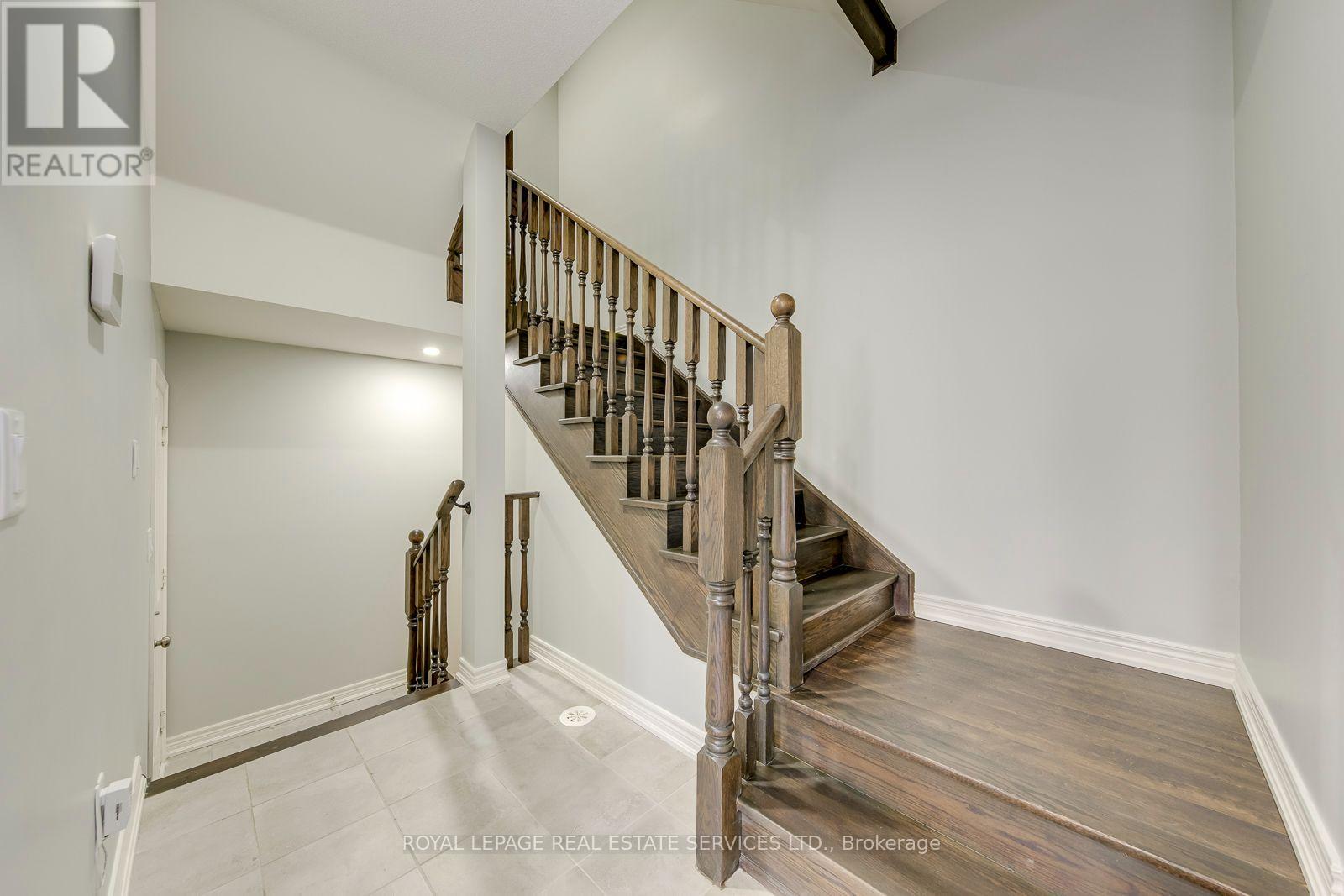 486 Silver Maple Road, Oakville, Ontario  L6H 3P6 - Photo 18 - W13571104