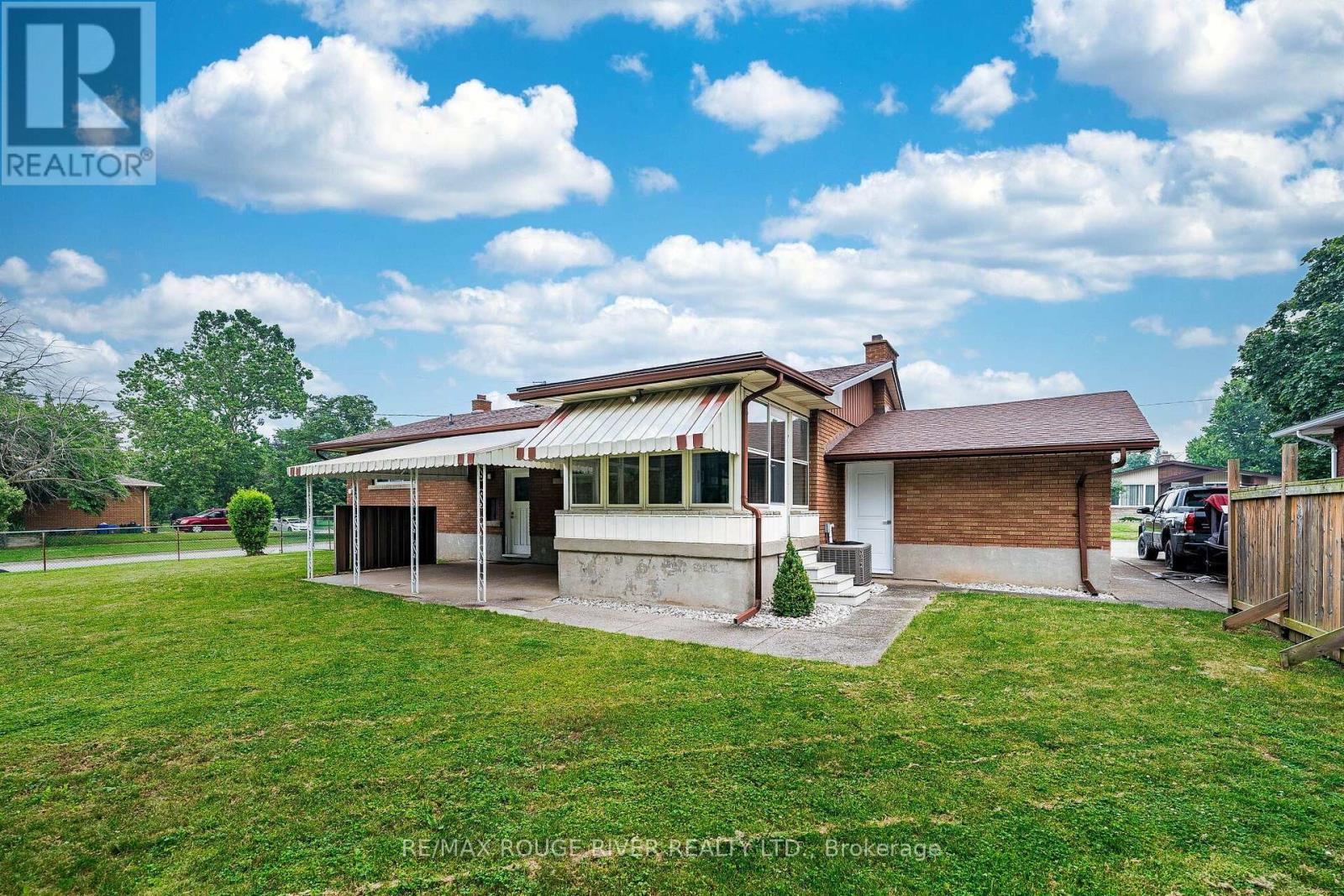 25 Clearview Heights, St. Catharines, Ontario  L2T 2W2 - Photo 47 - X13658856