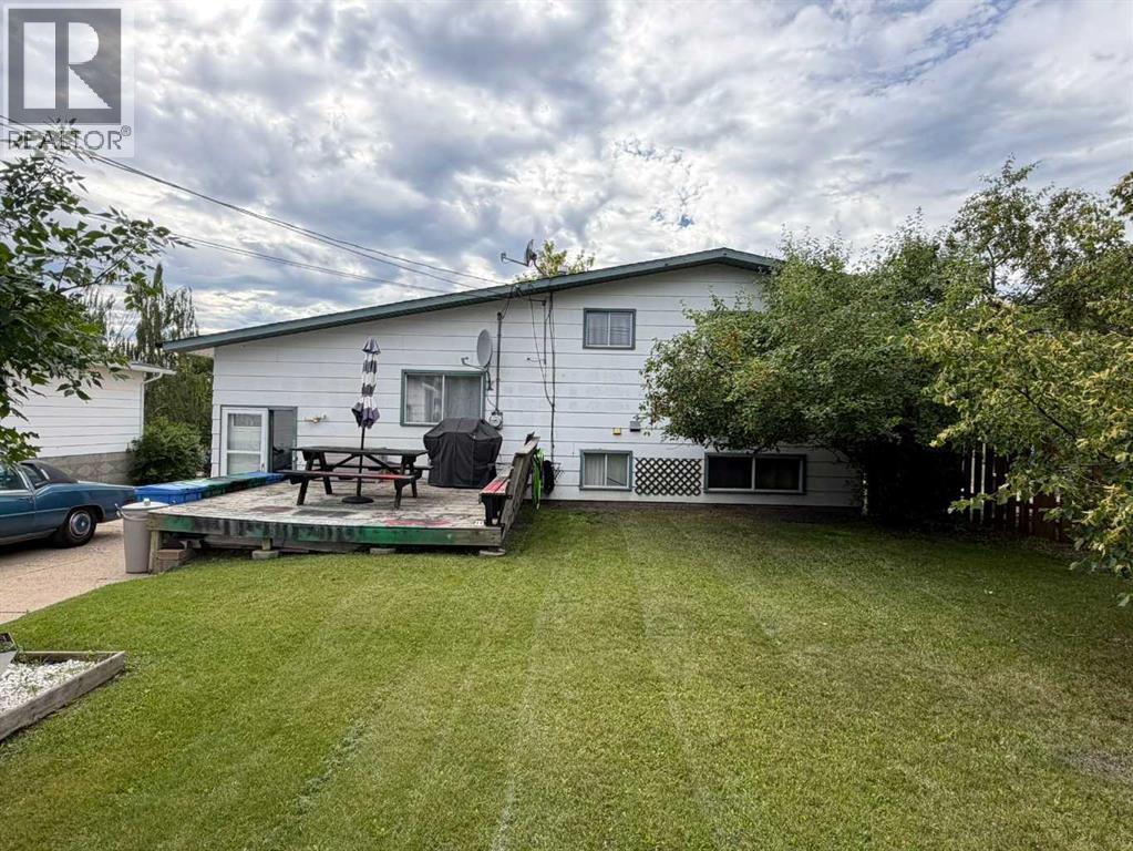 508 7 Avenue, Beaverlodge, Alberta T0H 0C0 - Photo 35 - A2343525