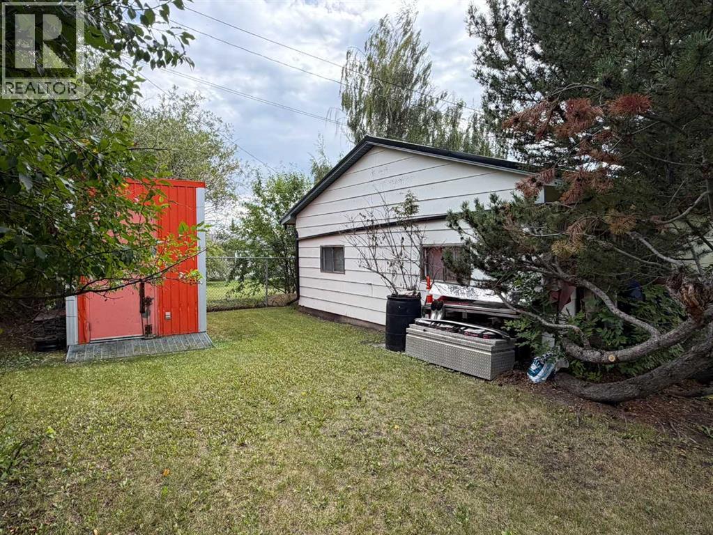 508 7 Avenue, Beaverlodge, Alberta T0H 0C0 - Photo 42 - A2343525