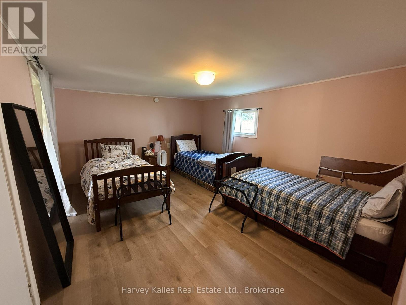90 Main Street, Prince Edward County (Wellington Ward), Ontario  K0K 3L0 - Photo 12 - X13796730